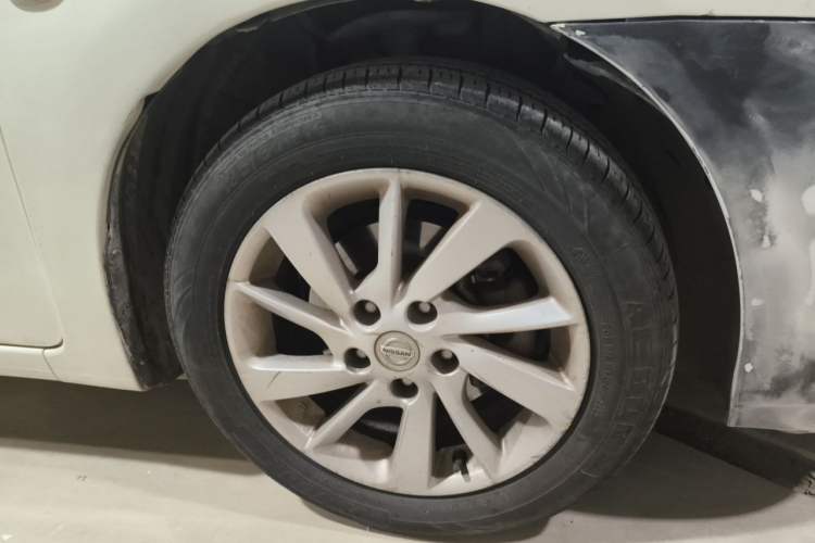 Used Nissan Sylphy 2012 1.6 XL CVT Luxury Edition Right Front Wheel Hub