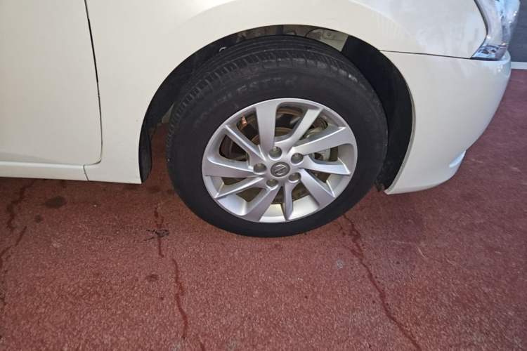 Used Nissan Sylphy 2012 1.6 XL CVT Luxury Edition Right Front Wheel Hub