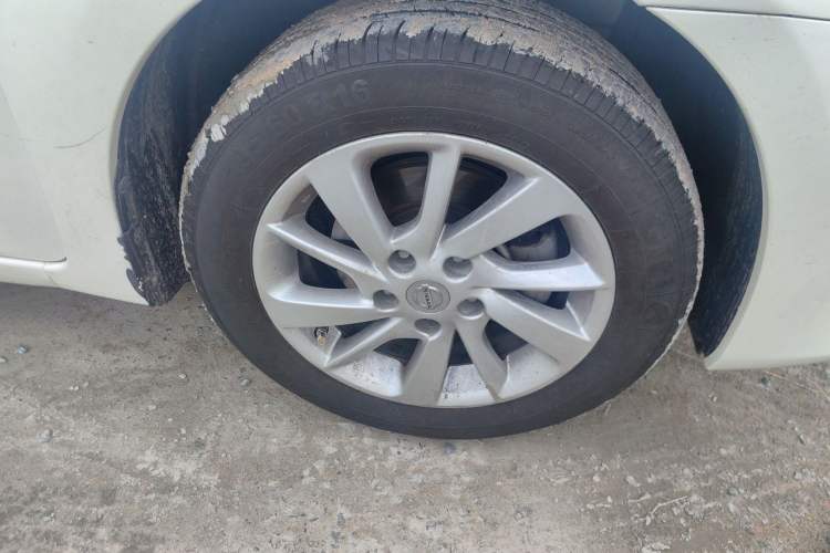 Used Nissan Sylphy 2012 1.6 XL CVT Luxury Edition Right Front Wheel Hub