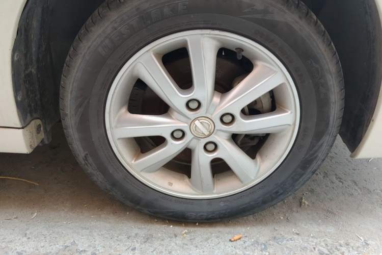Used Nissan Sylphy 2012 Classic 1.6XE Manual Comfort Edition Right Front Wheel Hub