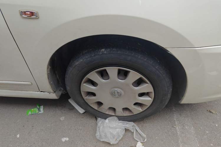 Used Nissan Sylphy 2012 Classic 1.6XE Manual Comfort Edition Right Front Wheel Hub