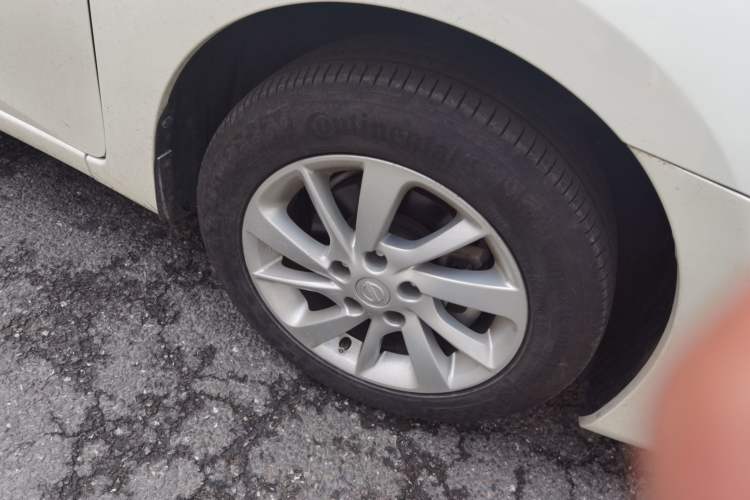 Used Nissan Sylphy 2012 1.6 XL CVT Luxury Edition Right Front Wheel Hub