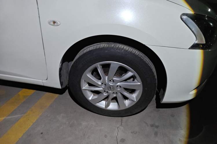 Used Nissan Sylphy 2012 1.6 XL CVT Luxury Edition Right Front Wheel Hub
