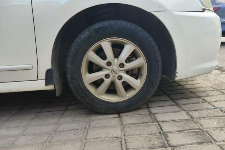 Used Nissan Sylphy 2012 Classic 1.6XE Manual Comfort Edition Right Front Wheel Hub