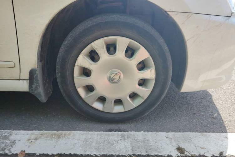 Used Nissan Sylphy 2012 Classic 1.6XE Automatic Comfort Edition Right Front Wheel Hub