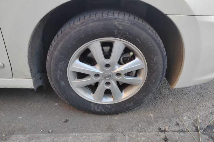 Used Nissan Sylphy 2012 Classic 1.6XE Manual Comfort Edition Right Front Wheel Hub