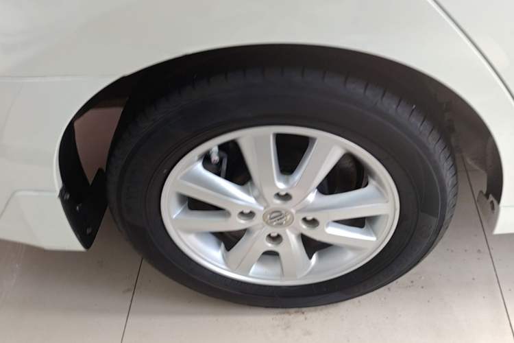 Used Nissan Sylphy 2012 Classic 1.6XE Automatic Comfort Edition Right Rear Wheel Hub