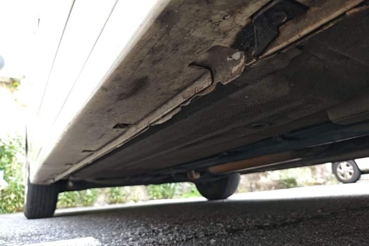 Used Nissan Sylphy 2012 Classic 1.6XE Automatic Comfort Edition Right Side Sill