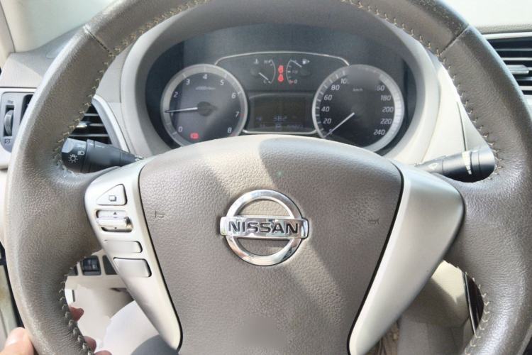 Used Nissan Sylphy 2012 1.8XL CVT Luxury Edition Steering Wheel