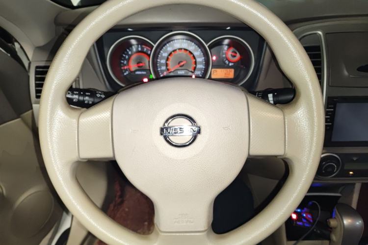 Used Nissan Sylphy 2012 Classic 1.6XE Automatic Comfort Edition Steering Wheel