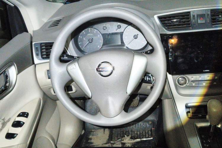 Used Nissan Sylphy 2012 1.6XE CVT Comfort Edition Steering Wheel