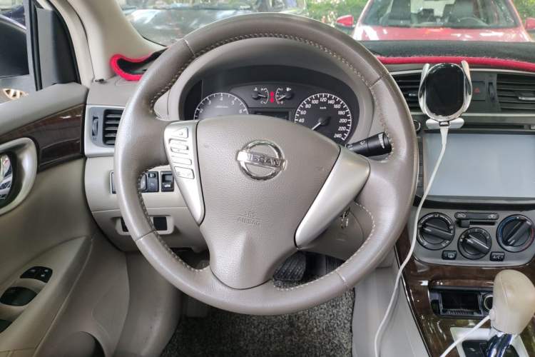 Used Nissan Sylphy 2012 1.6 XL CVT Luxury Edition Steering Wheel