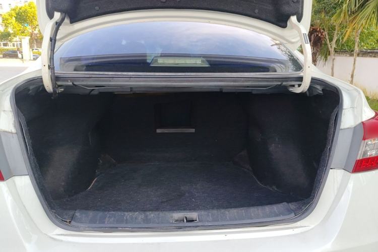 Used Nissan Sylphy 2012 1.6 XL CVT Luxury Edition Trunk