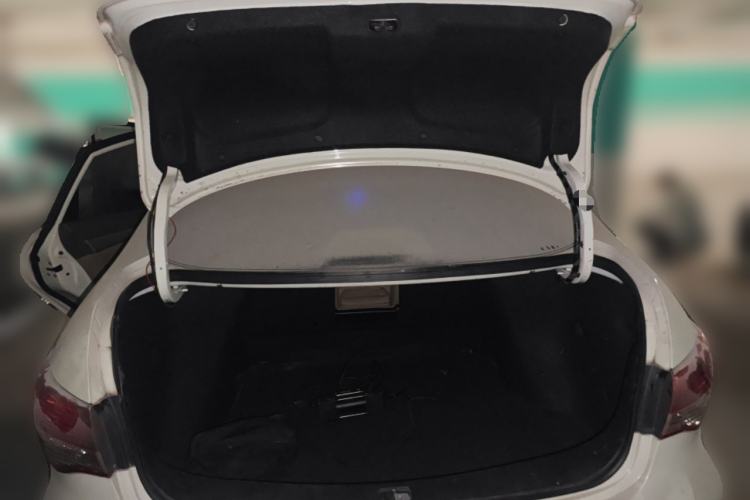 Used Nissan Sylphy 2012 Classic 1.6XE Automatic Comfort Edition Trunk