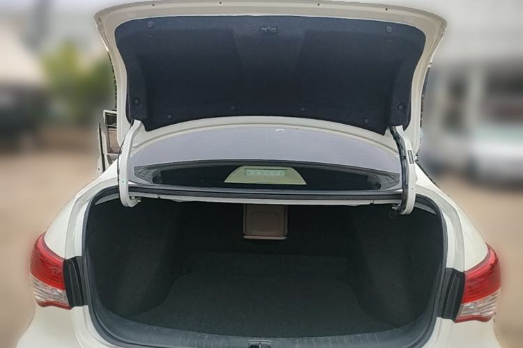 Used Nissan Sylphy 2012 Classic 1.6XE Manual Comfort Edition Trunk