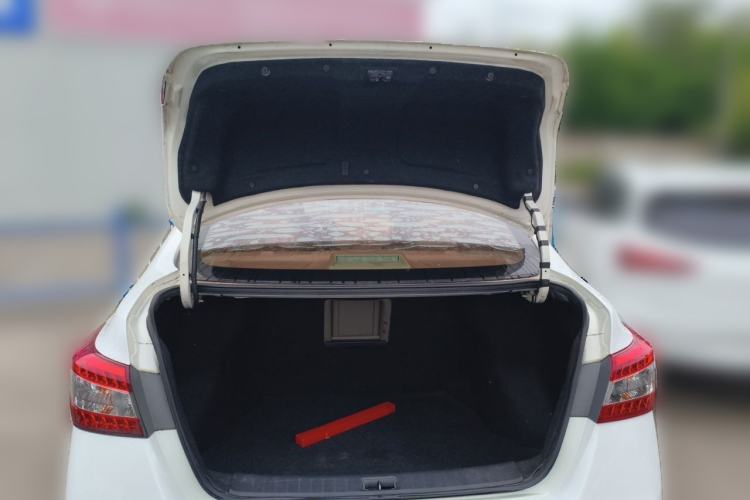 Used Nissan Sylphy 2012 1.6 XL CVT Luxury Edition Trunk
