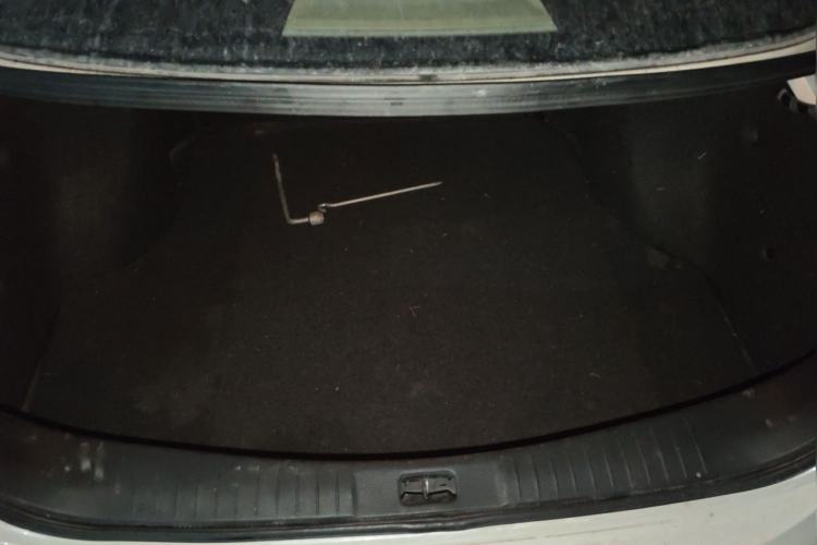 Used Nissan Sylphy 2012 Classic 1.6XE Automatic Comfort Edition Trunk
