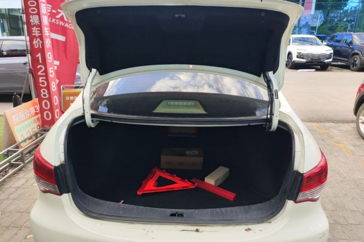 Used Nissan Sylphy 2012 Classic 1.6XE Manual Comfort Edition Trunk