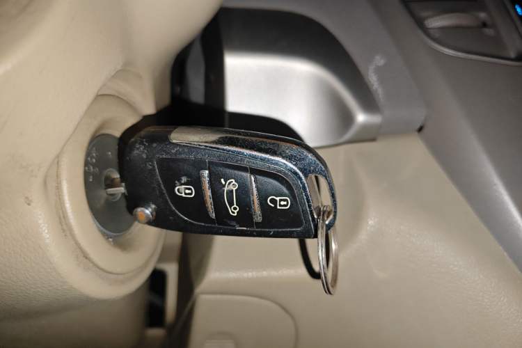 Used Nissan Sylphy 2012 Classic 1.6XE Automatic Comfort Edition Vehicle Key