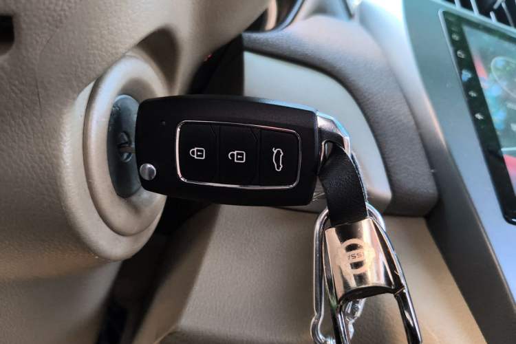 Used Nissan Sylphy 2012 Classic 1.6 XL Automatic Luxury Edition Vehicle Key