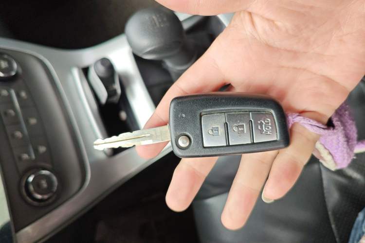 Used Nissan Sylphy 2012 1.6 XL Manual Luxury Edition Vehicle Key