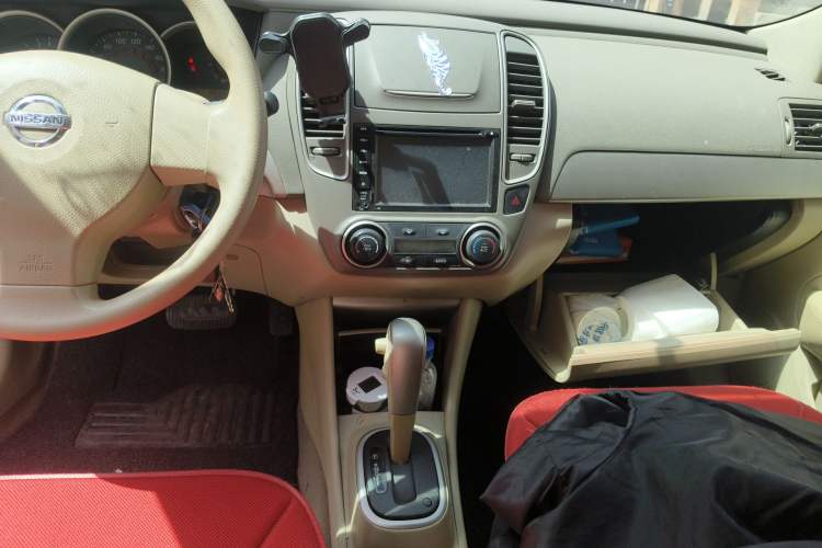 Used Nissan Sylphy 2012 Classic 1.6XE Automatic Comfort Edition Audio And AC Panel