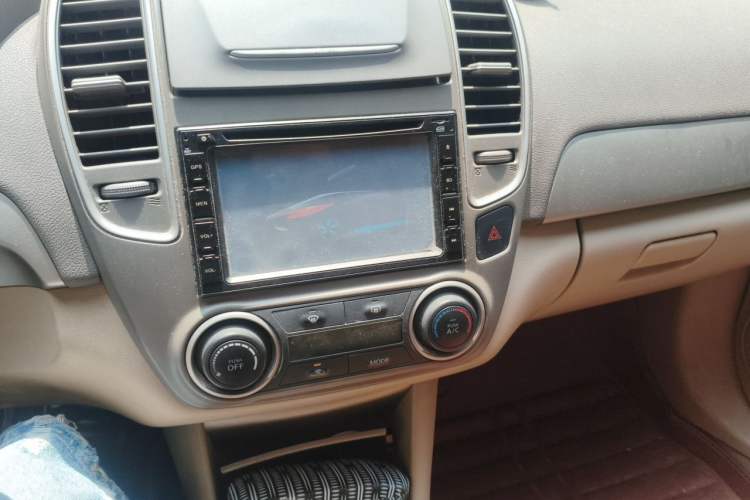 Used Nissan Sylphy 2012 Classic 1.6XE Manual Comfort Edition Audio And AC Panel