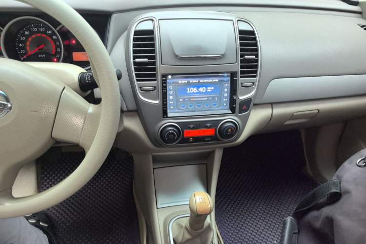 Used Nissan Sylphy 2012 Classic 1.6XE Manual Comfort Edition Audio And AC Panel
