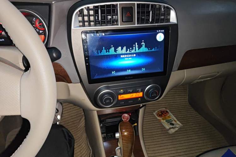 Used Nissan Sylphy 2012 Classic 1.6XE Automatic Comfort Edition Audio And AC Panel