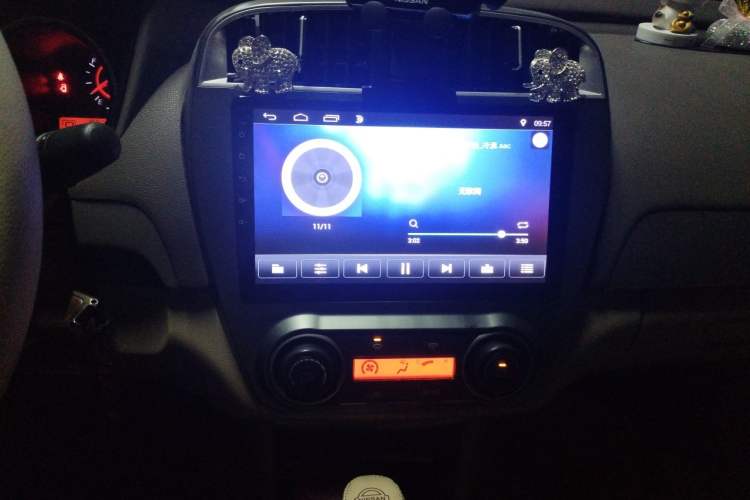 Used Nissan Sylphy 2012 Classic 1.6XE Automatic Comfort Edition Audio And AC Panel