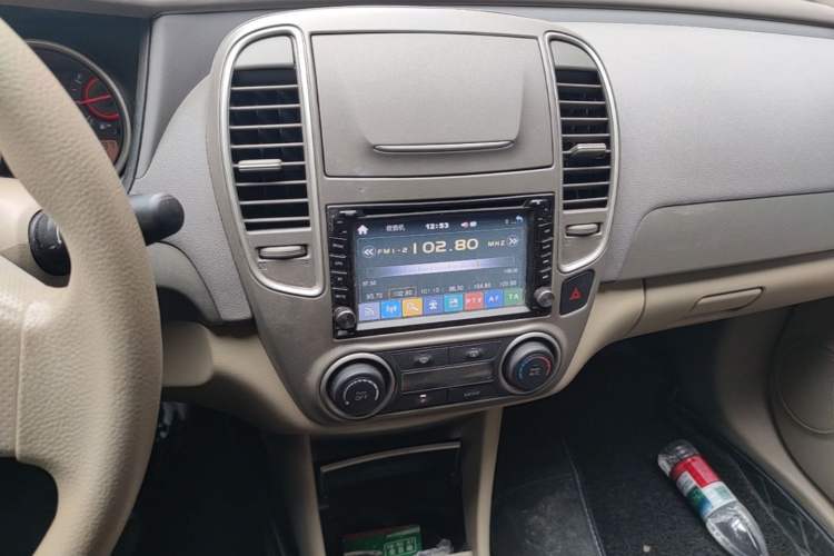 Used Nissan Sylphy 2012 Classic 1.6XE Manual Comfort Edition Audio And AC Panel