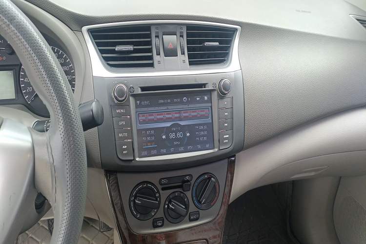 Used Nissan Sylphy 2012 1.6 XL CVT Luxury Edition Audio And AC Panel