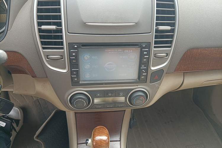 Used Nissan Sylphy 2012 1.6XE CVT Comfort Edition Audio And AC Panel