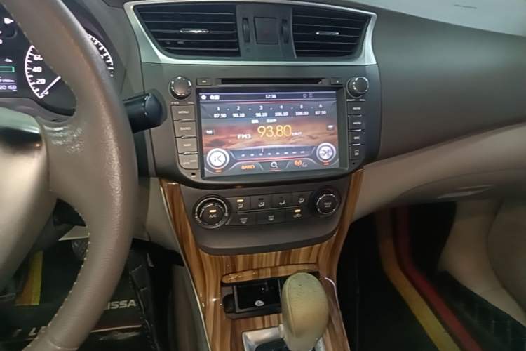 Used Nissan Sylphy 2012 1.6 XL CVT Luxury Edition Audio And AC Panel