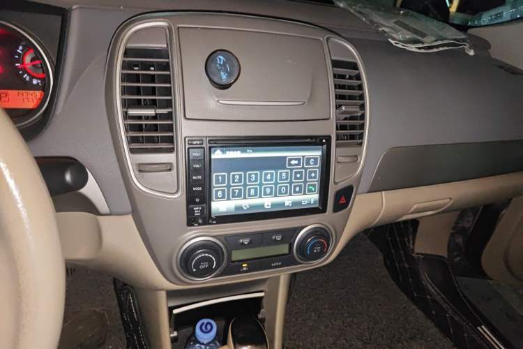 Used Nissan Sylphy 2012 Classic 1.6XE Automatic Comfort Edition Audio And AC Panel