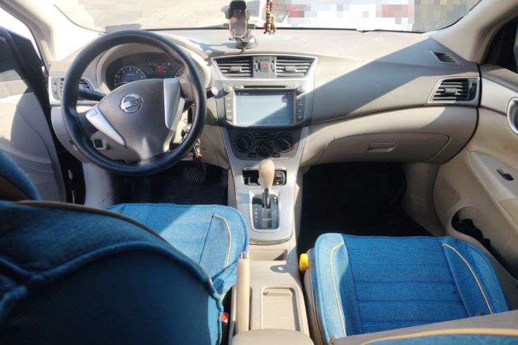Used Nissan Sylphy 2012 1.6XE CVT Comfort Edition Center Console