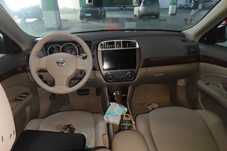 Used Nissan Sylphy 2012 Classic 1.6XE Automatic Comfort Edition Center Console