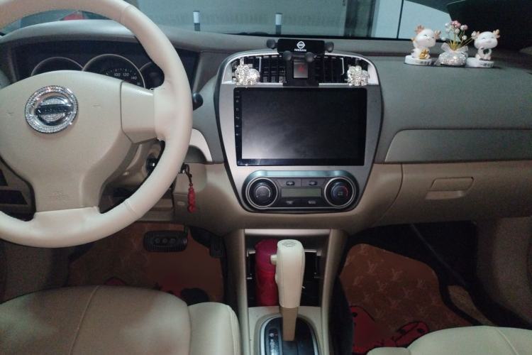 Used Nissan Sylphy 2012 Classic 1.6XE Automatic Comfort Edition Center Console