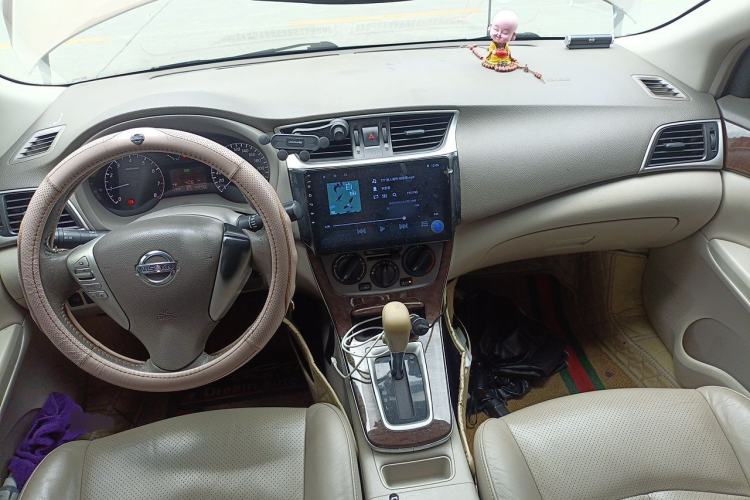 Used Nissan Sylphy 2012 1.6 XL CVT Luxury Edition Center Console