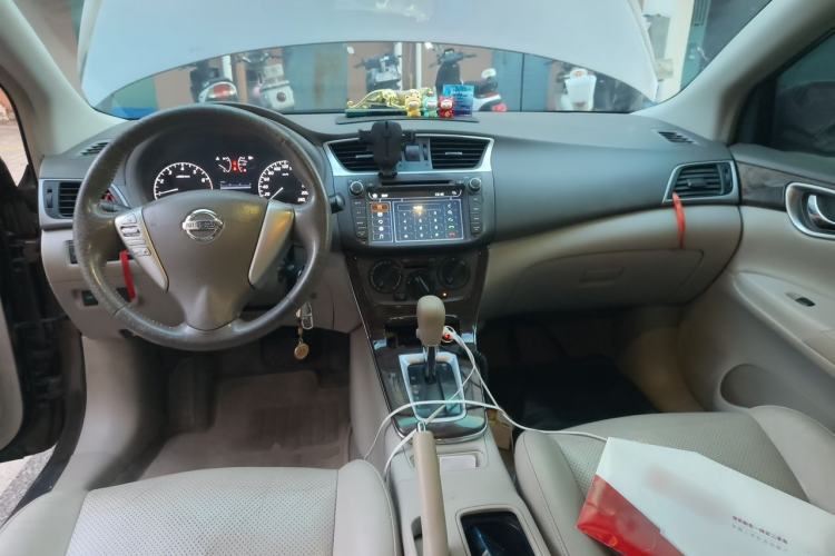 Used Nissan Sylphy 2012 1.6 XL CVT Luxury Edition Center Console