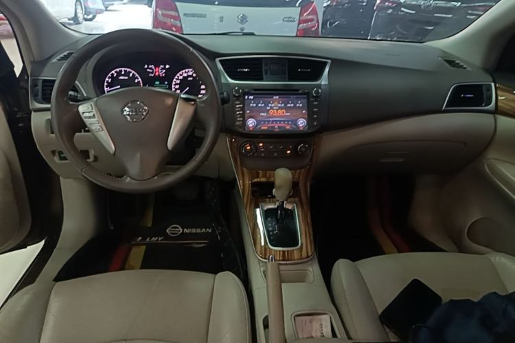 Used Nissan Sylphy 2012 1.6 XL CVT Luxury Edition Center Console