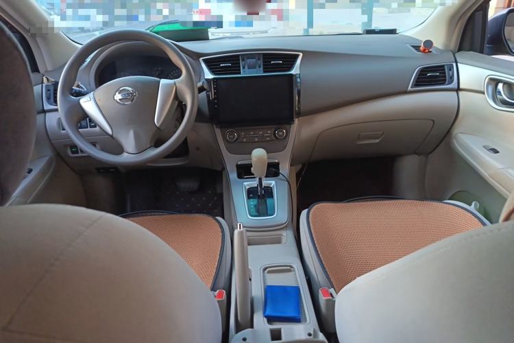 Used Nissan Sylphy 2012 1.6XE CVT Comfort Edition Center Console