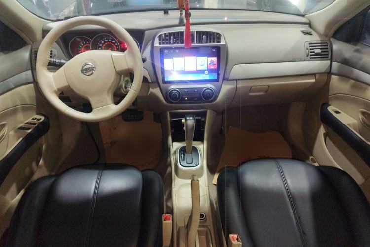 Used Nissan Sylphy 2012 Classic 1.6XE Automatic Comfort Edition Center Console