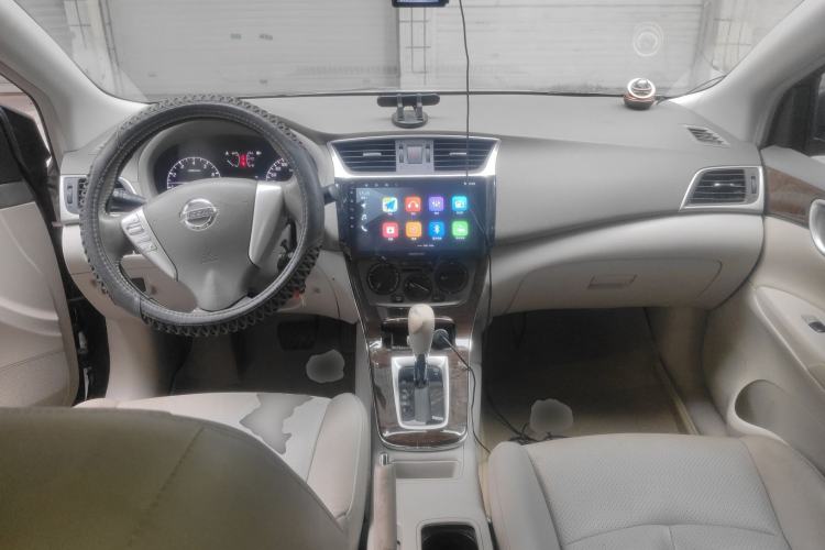 Used Nissan Sylphy 2012 1.6 XL CVT Luxury Edition Center Console