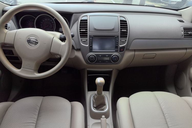 Used Nissan Sylphy 2012 Classic 1.6XL Manual Luxury Edition Center Console