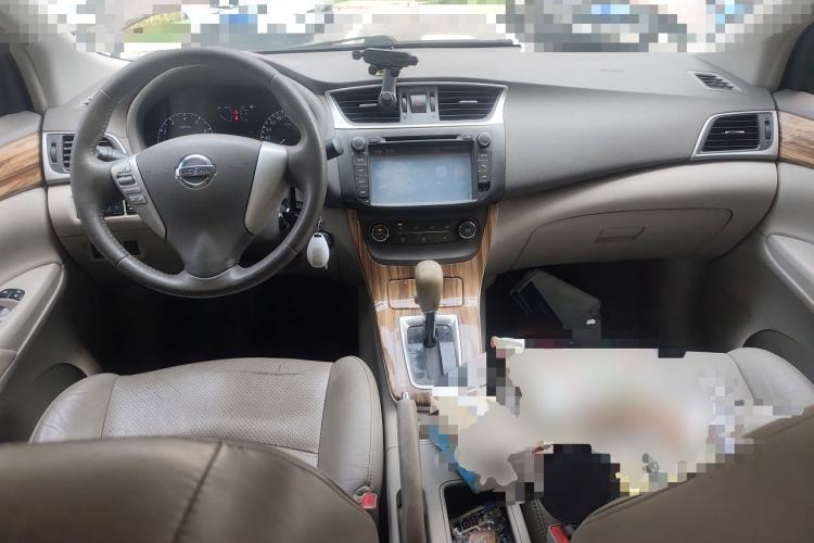Used Nissan Sylphy 2012 1.6 XL CVT Luxury Edition Center Console