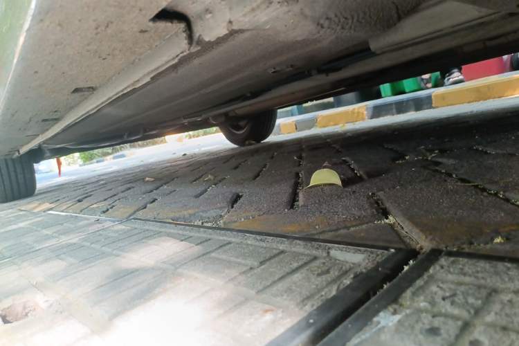 Used Nissan Sylphy 2012 Classic 1.6XE Manual Comfort Edition Chassis Front Right