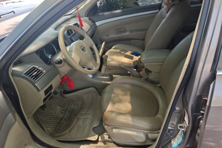 Used Nissan Sylphy 2012 Classic 1.6XE Manual Comfort Edition Driver Seat