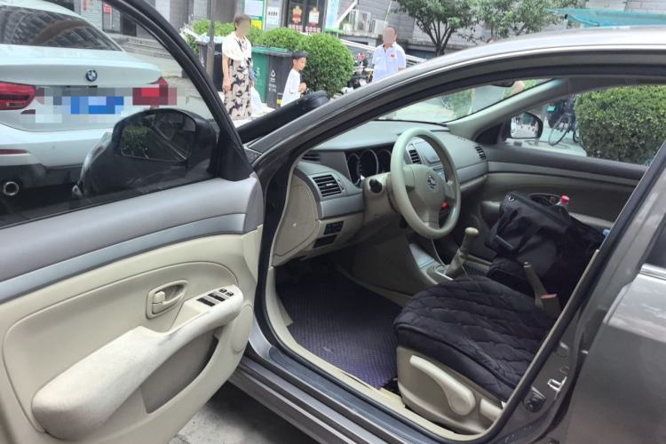 Used Nissan Sylphy 2012 Classic 1.6XE Manual Comfort Edition Driver Seat