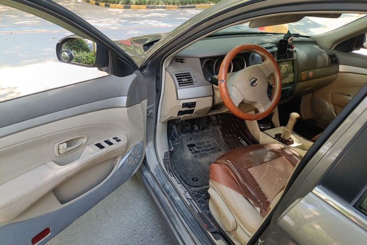 Used Nissan Sylphy 2012 Classic 1.6XE Manual Comfort Edition Driver Seat
